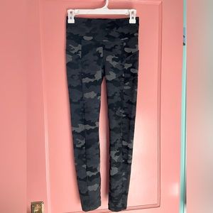 CAbi Camo Leggings Size XS